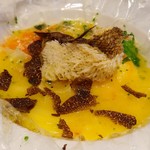 ポンドールイノ - ヤイトハタとトリュフを包んだカルタファタ　蛤のスープ仕立て