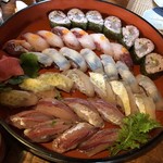 魚山人 - ◆古代米のお寿司・・前回はいただけなかったので、嬉しいですね。 お刺身とほぼ同じお魚です。