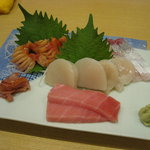 すし栄 - 刺身盛り合わせ