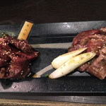 Sendai Horumon Yakiniku Tokiwatei - 牛ハラミと牛すじ盛合せ 値段忘れた