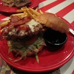 T.G.I. Friday's - [ジャックダニエルバーガー]