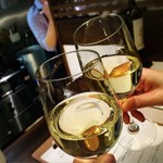 Lino - 白ワインで乾杯♪(*^^)o∀*∀o(^^*)♪