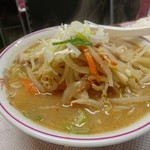 四條食堂 - 味噌ラーメンは野菜がてんこ盛り！
