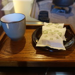 阿闍梨餅本舗 京菓子司 満月 - 阿闍梨餅