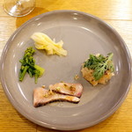 小泉料理店 - サワラカルパッチョ、春キャベツのピクルス、菜の花、鴨・モツシュウマイに春菊