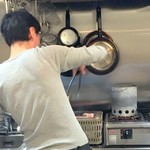 小泉料理店 - 炭の準備