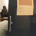 小泉料理店 - ワインセラーに首を突っ込む