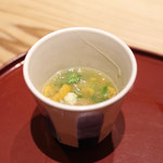 かまくら和久 - 季節の一品：鎌倉海老と菜花