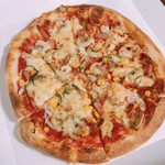 Pizza Carbo - ミックスピザ 590円