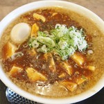 ら～めん亭にしやま - 「四川風麻婆麺(背脂醤油)(850円)+自家製味付たまご(100円)」です