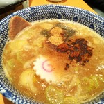 六厘舎 東京駅東京ラーメンストリート - 黒七味投入