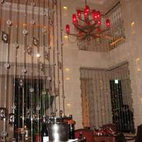 RISTORANTE OZIO - 店内中スワロフスキーでいっぱいです。
