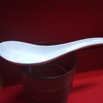 ラーメン二郎 上野毛店 - レンゲが綺麗です(笑)