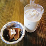 カレーハウス epice - アイスチャイとプティデザート