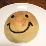 焼きたてパン えとふぇ - メロンパン