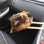 Takoyaki Teiou - 箸でつまむ事は不可能
                      下から掬わないかん