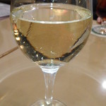 レストラン山水 - グラスワイン　サングレデトロ（白）