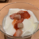 魚民 - いちご練乳杏仁豆腐