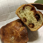 ブーランジェリー ミヤナガ - チョコといちぢくの白ワイン煮が練り込まれた生地