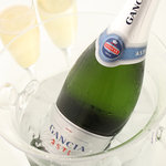 ギャラリアル カフェ - お祝い事にお得なシャンパンで乾杯！