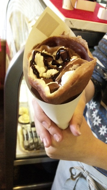 クレープの中に生チョコがいっぱい By 遥ちゃん チョコレートハウス ココロ Chocolate House Cocoro 筑後船小屋 チョコレート 食べログ