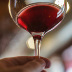 Bien - 高脚盞（ぐらす）に赤葡萄酒（あかきえびかづらのさけ）　※御裾分（おすそ）け