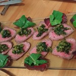 和献洋菜Hi-Bi - ローストビーフに花ワサビ、プレザオラ牛の生ハム