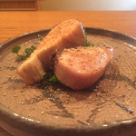 魚菜料理 縄屋 - 焼物：鰆塩焼、山葵菜、ルッコラ、タネツケバナ