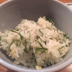 魚菜料理 縄屋 - 飯物：ジンバ（ホンダワラ）と揚げの炊き込みご飯 3