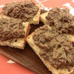 トラットリア 29 - 「鶏レバーのクロスティーニ」：粗みじんに叩いたレバーから舞い上がる香りとコク♪