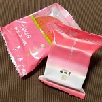 梅林堂 - 料理写真:いちごのマドレーヌと苺の和風スフレ‼️