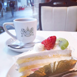 イノダコーヒ - ショートケーキ、コーヒー(アラビアの真珠)