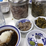 天麩羅処ひらお 本店 - 天つゆと薬味