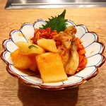 和牛A5雌牛と熟成牛舌 肉屋いちゆく - 辛すぎないサッパリ系のキムチです(o^^o)