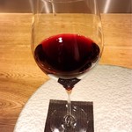 Wagyu Ue-Go Mesuu Shi To Jukusei Gyuushi Taniku Ya Ichiyuku - 赤ワインは焼肉には欠かせない必須アルコール・アイテムですね！(o^^o)