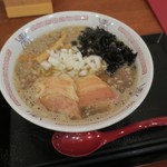 SAMURAI 桃太郎 - 燕三条系背脂ラーメン　手もみ中華そば（￥780）