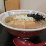 SAMURAI 桃太郎 - 横から撮影