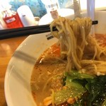 四川担担麺 虎嘯 - 麺