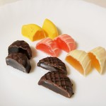 鹿鳴館 - 料理写真:グレース デューチョコレート。5個756円