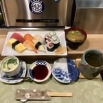 幸寿司 - 御寿司８００円    ランチタイム茶碗蒸し、お味噌汁付