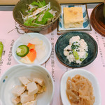 Unagi No Hirayama - セットのサラダ、卵焼き、お新香、おから、豆腐の炒め物、切り干し大根