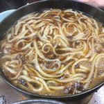 すき焼･鍋物 なべや - 牛肉鉄鍋うどん出来上がり