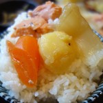 北海道旨いもの居酒屋 ヤマノキ - ジャガイモ、ニンジン、ダイコンも　すべて　うまし