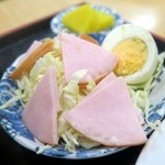 軽食  なかや - サラダはハム・玉子入り
