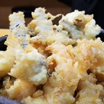 立喰いそば とんがらし - 小エビでなく普通のサイズです