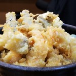 立喰いそば とんがらし - 手前はえび達