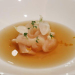 ラ・ベ - ホタテ貝柱とカブのコンソメ 柚子風味