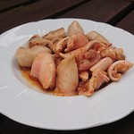 第一ほるもん - 焼く前、綺麗でしょ！左がこぶくろ、右が上豚なんこつ。