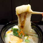 味噌と酒粕が織りなす濃厚な味わい。餅も粘り強くて美味でした！