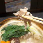 あや菜 - 鶏肉をやや硬めに、コリコリさせたような感覚。マルチョウのように柔らかく、風味の良い脂も持ち味